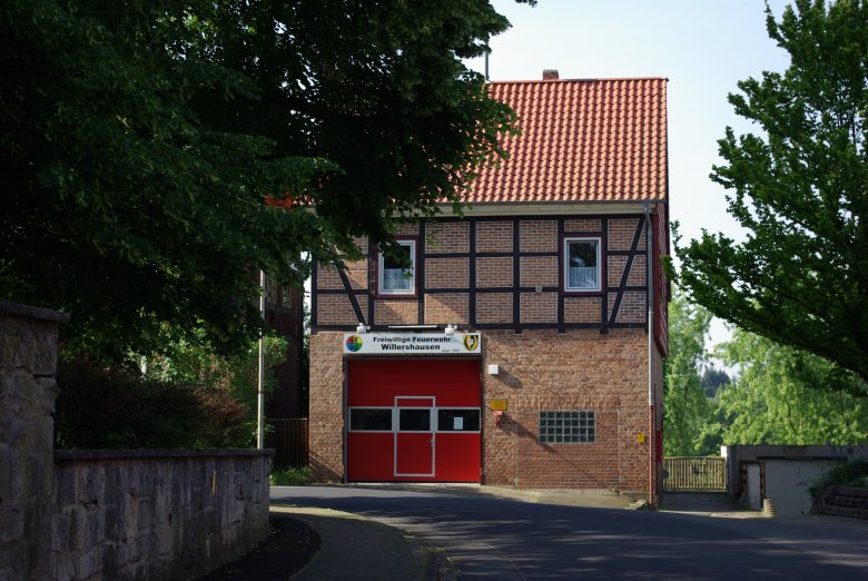 Feuerwehrhaus Willershausen.JPG