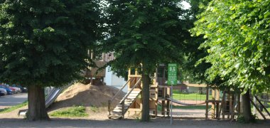 Schulhof der Grundschule in Echte.JPG